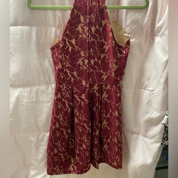Charlotte Russe NWOT dress burgundy - Picture 5 of 7